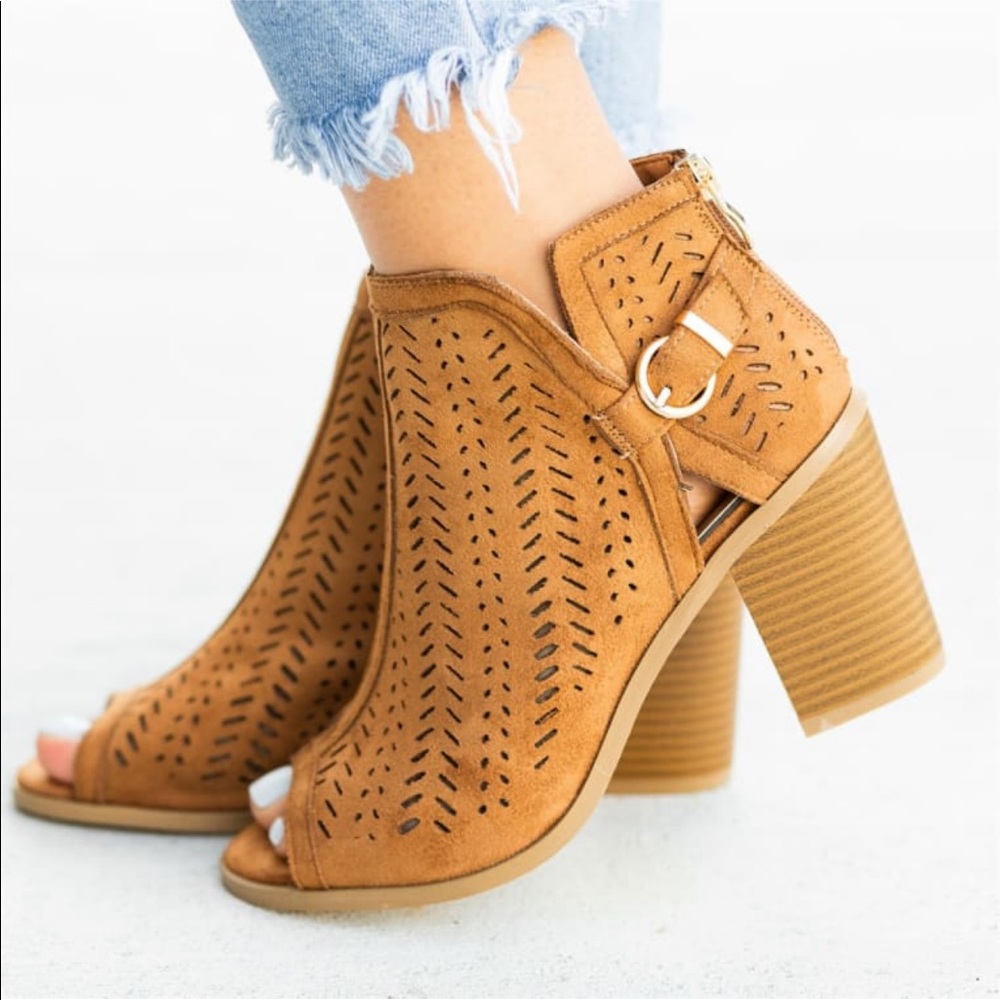 🎉Restocked 🎉  3 Colors laser open toe booties - Picture 6 of 11